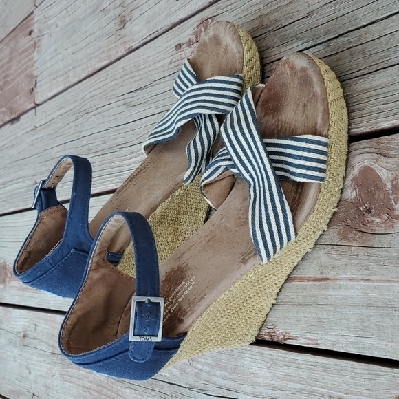 Toms Women University Wedge Open Toe Sandals Ankle Strap shoes sz 8.5 - Picture 2 of 9